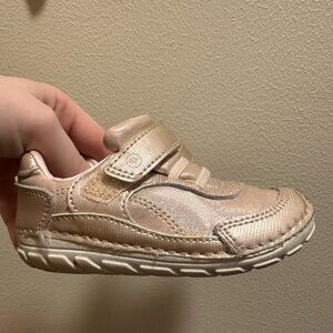 Size 6 Stride Rite pink shoes
